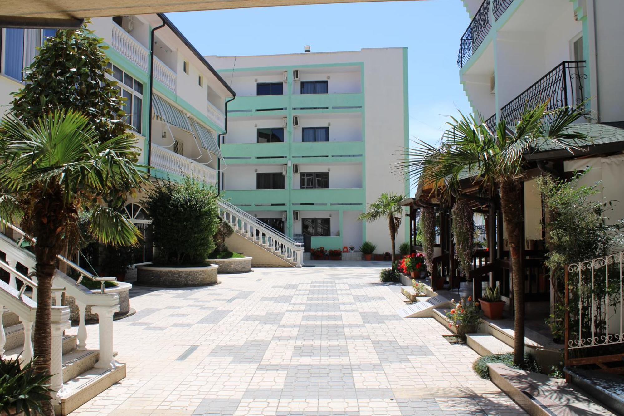 Kompleksi Jakaj Velipojë المظهر الخارجي الصورة